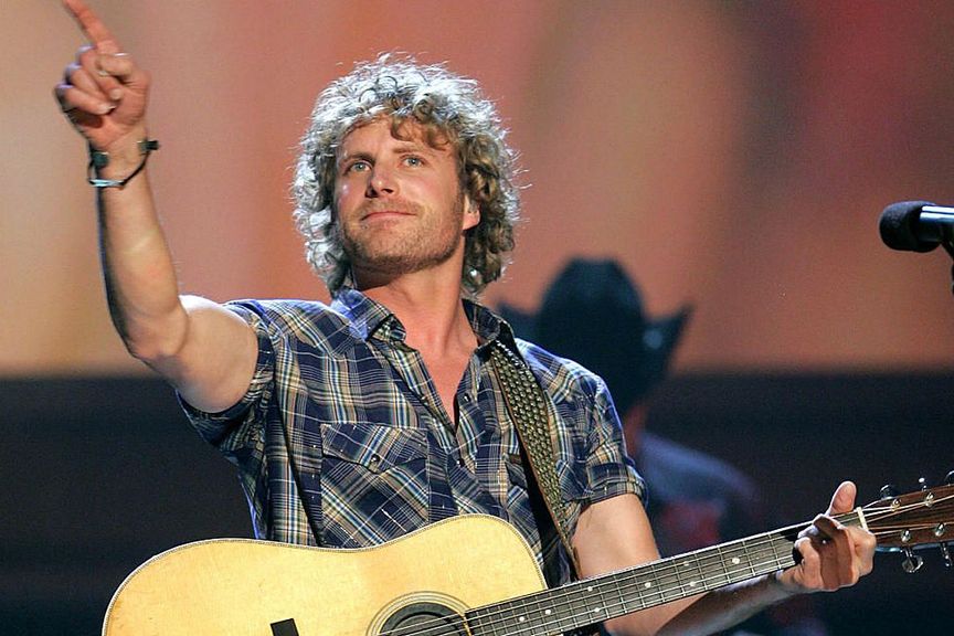                                         Dierks Bentley Plays Pickleball – Celebrity Players
                                    