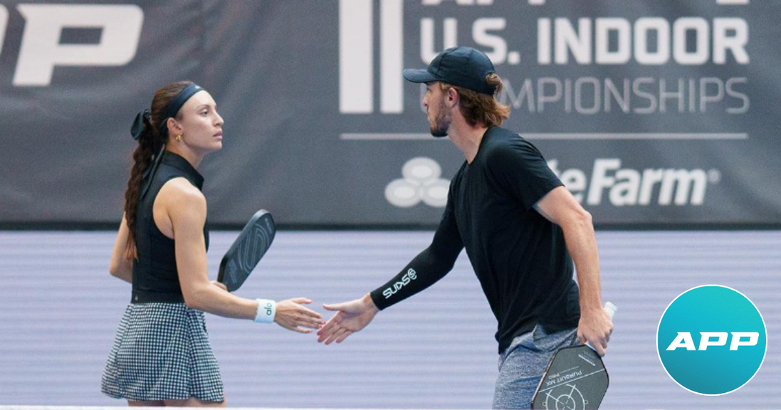 
                                        Two APP Tour players about to shake hands. 
                                    