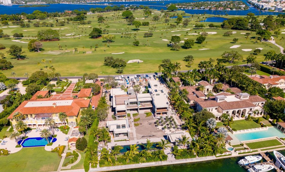                                         Tom Brady Adds a Pickleball Court to His New Miami Mega-Mansion – News and Stories
                                    