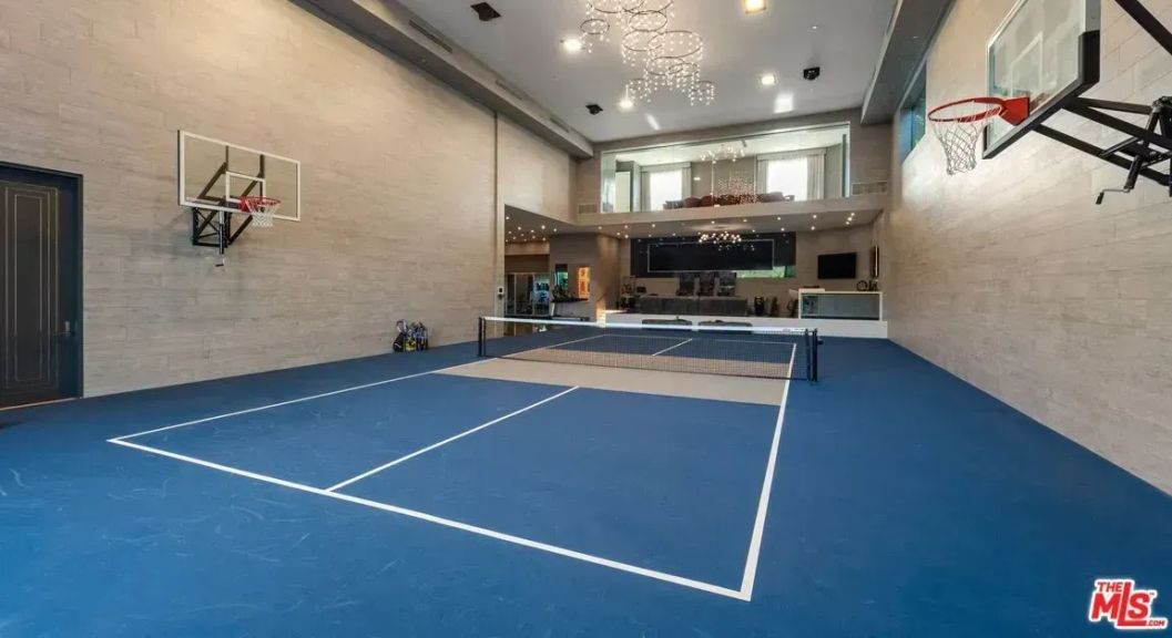 
                                        Jennifer Lopez, Ben Affleck, Pickleball
                                    