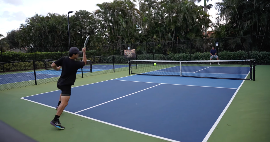 
                                        Pickleball Singles: 7 Essential Pro Tips to Dominate Solo Play
                                    