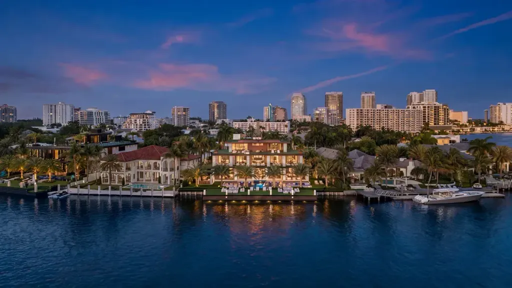 
                                        Photos: $55 Million Florida Mansion with Rooftop Pickleball Court
                                    
