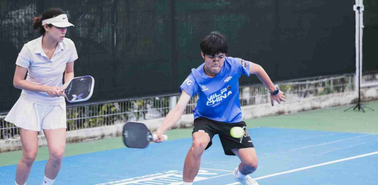 How to Hold a Pickleball Paddle for Beginners: Grip Basics That Change Everything