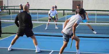 Reading a Lob in Pickleball: 4 Signs It's Coming