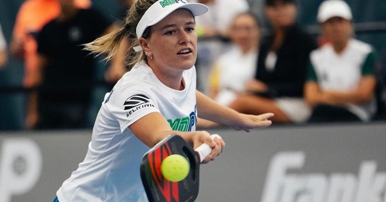 Who Covers the Middle in Pickleball? A Simple Rule