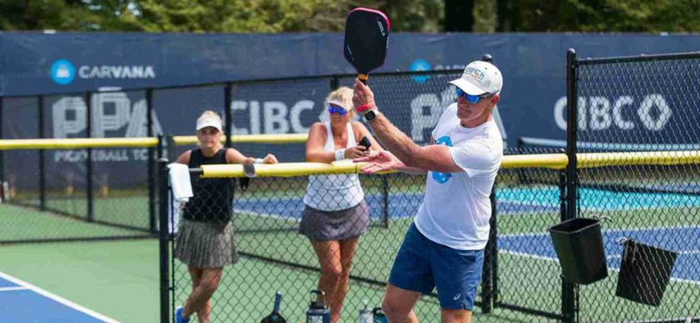 How to Handle Wind While Playing Pickleball Outdoors