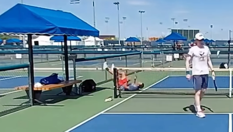 Put This in the Paddle Throw Hall of Fame