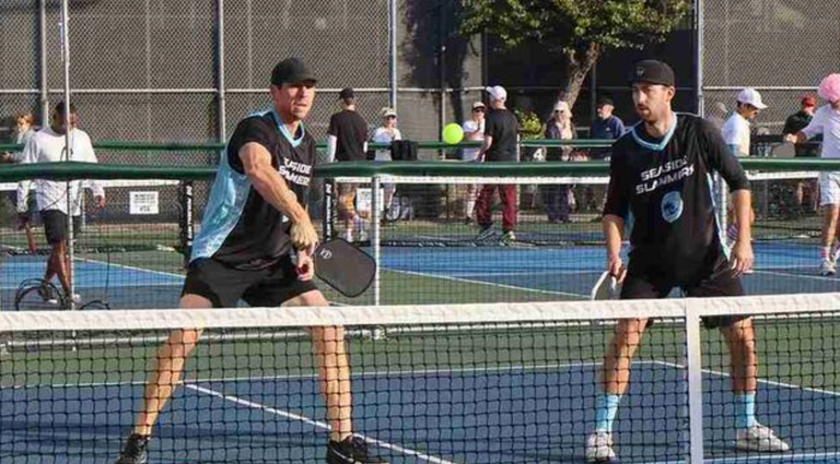 Playing Pickleball in the Wind: How to Win on a Gusty Day