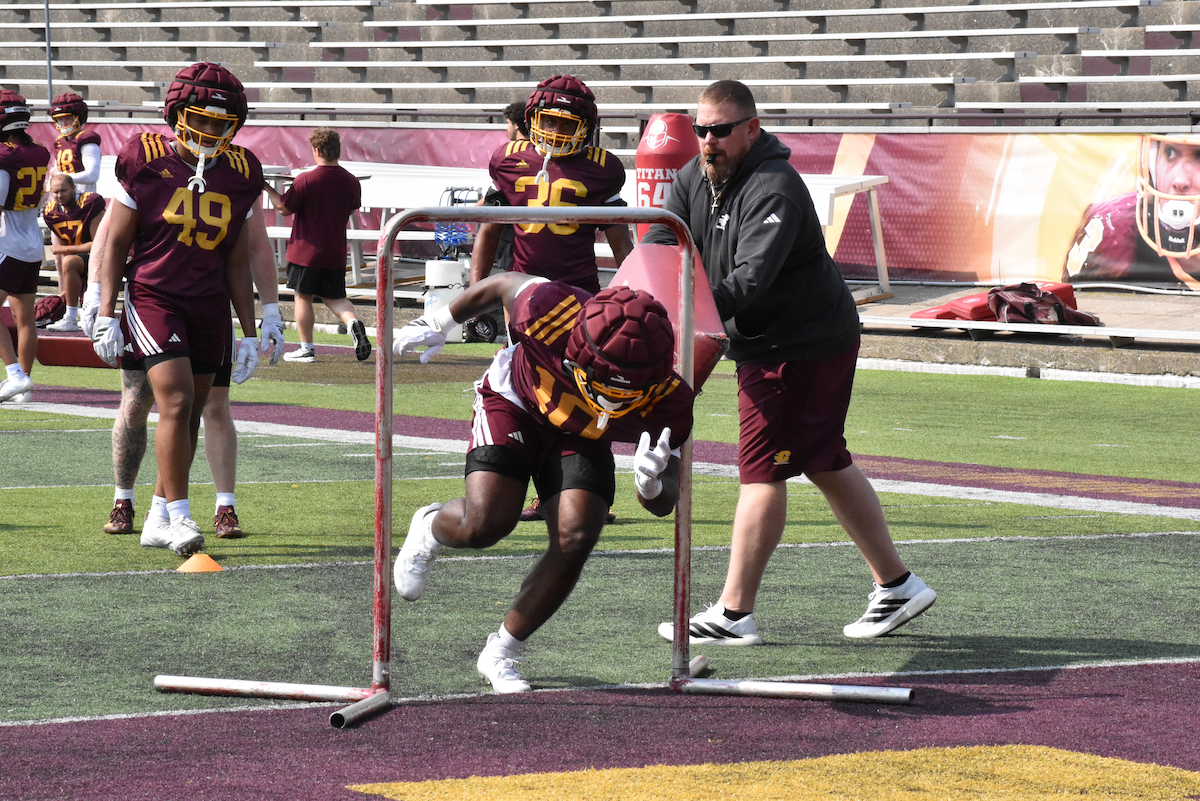Central Michigan counting on deep defensive rotations to live up to lofty standard