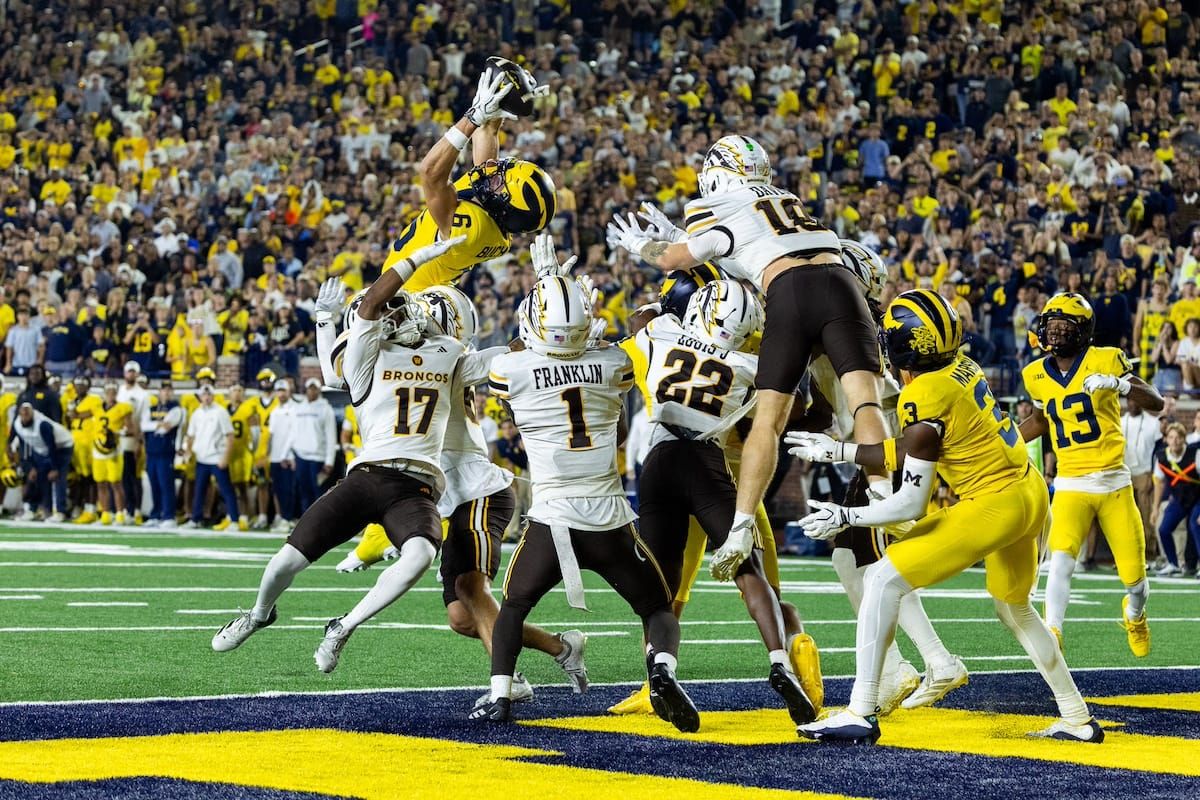 FINAL: Michigan wins in stunning, controversial fashion over Western Michigan, 13-12