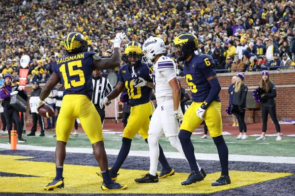 Pre-camp roster analysis: Replacing defensive stars, pass-catching pecking order key for Michigan