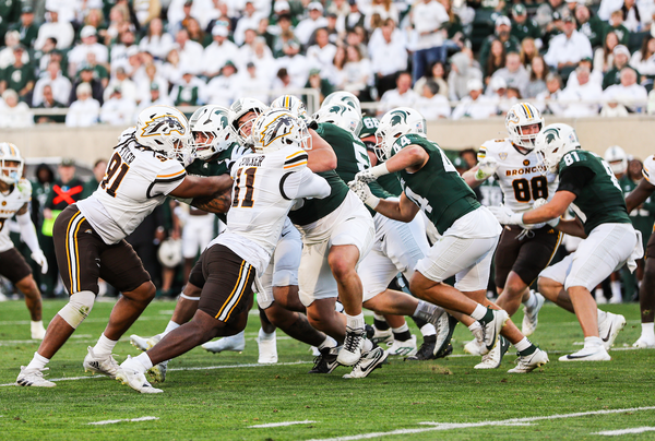 Edge rusher Dame Tucker emerging as defensive weapon for Western Michigan