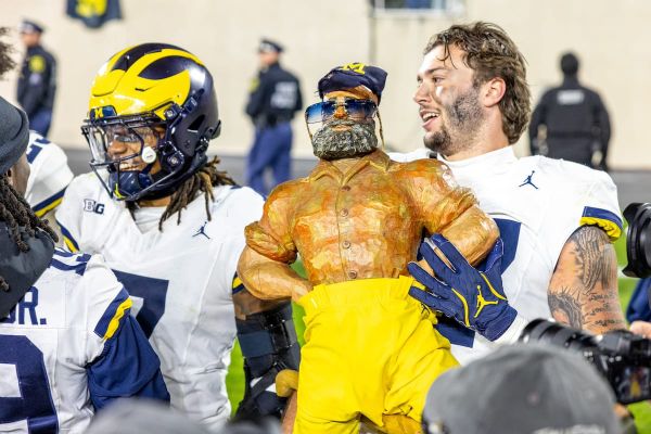 Gallery: Michigan wins Paul Bunyan Trophy, wins 4th straight vs. MSU