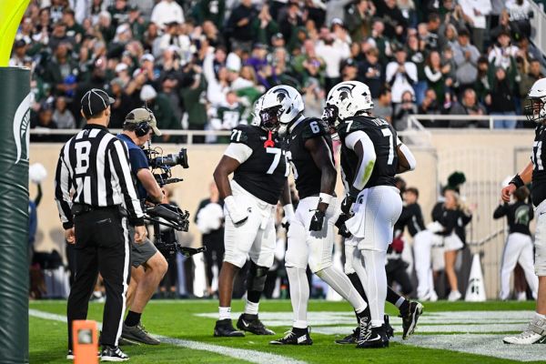 Notebook: MSU, Michigan navigating emotions, zero in on line of scrimmage battle