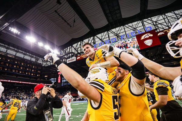 Western Michigan wins 4th MAC title, bulldozes Miami (OH), 23-13