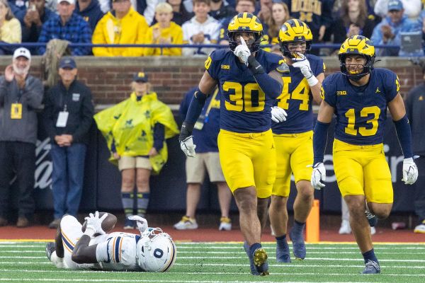 Gallery: Michigan dispatches UTEP, 52-17