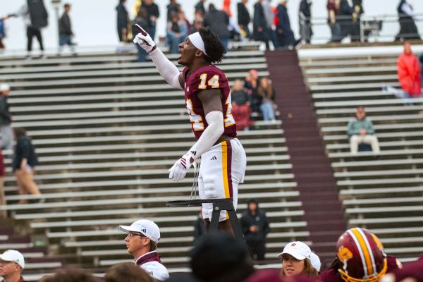 Justin Taylor gets last laugh vs. former team as Central Michigan rolls Wyoming, 24-10