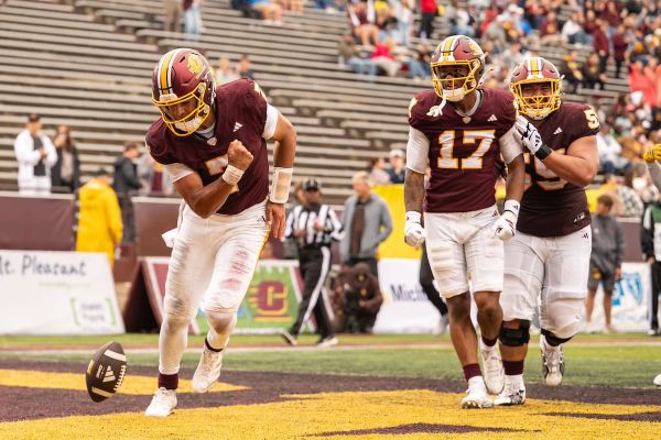 With bullying performance vs. Wyoming, Central Michigan taps into winning recipe