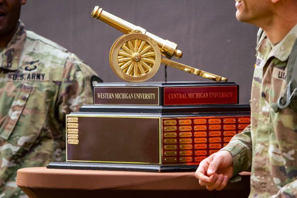 FINAL: Western Michigan hangs on vs. Central Michigan, 21-14, retains Victory Cannon Trophy