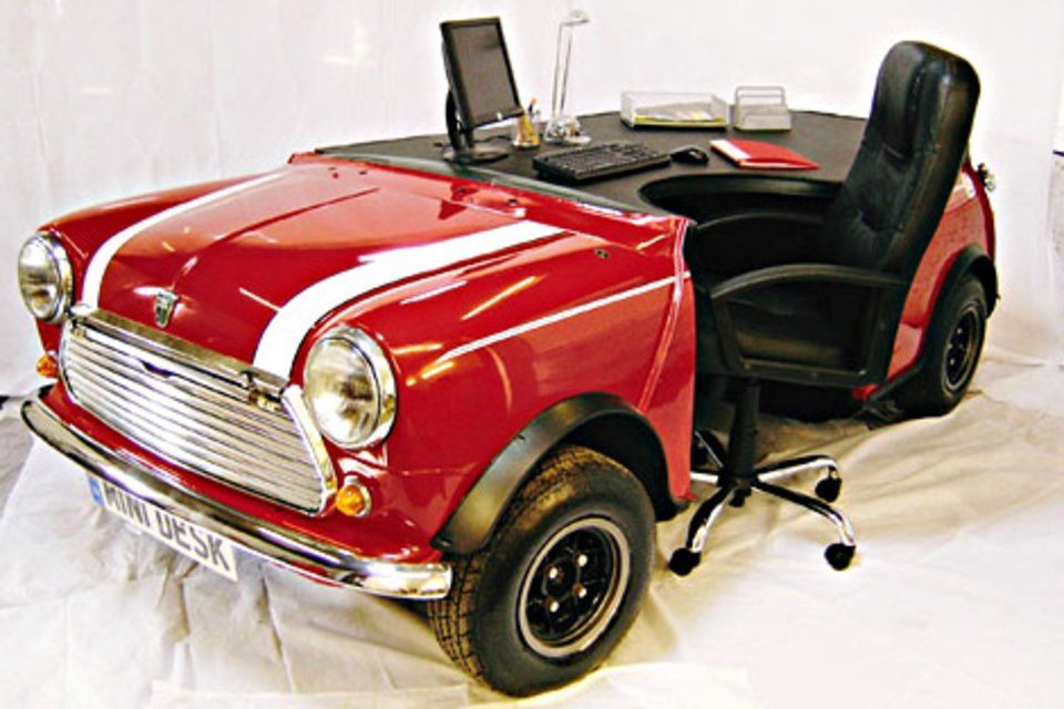 mini-desk-cropped-thumb-960x640-2473