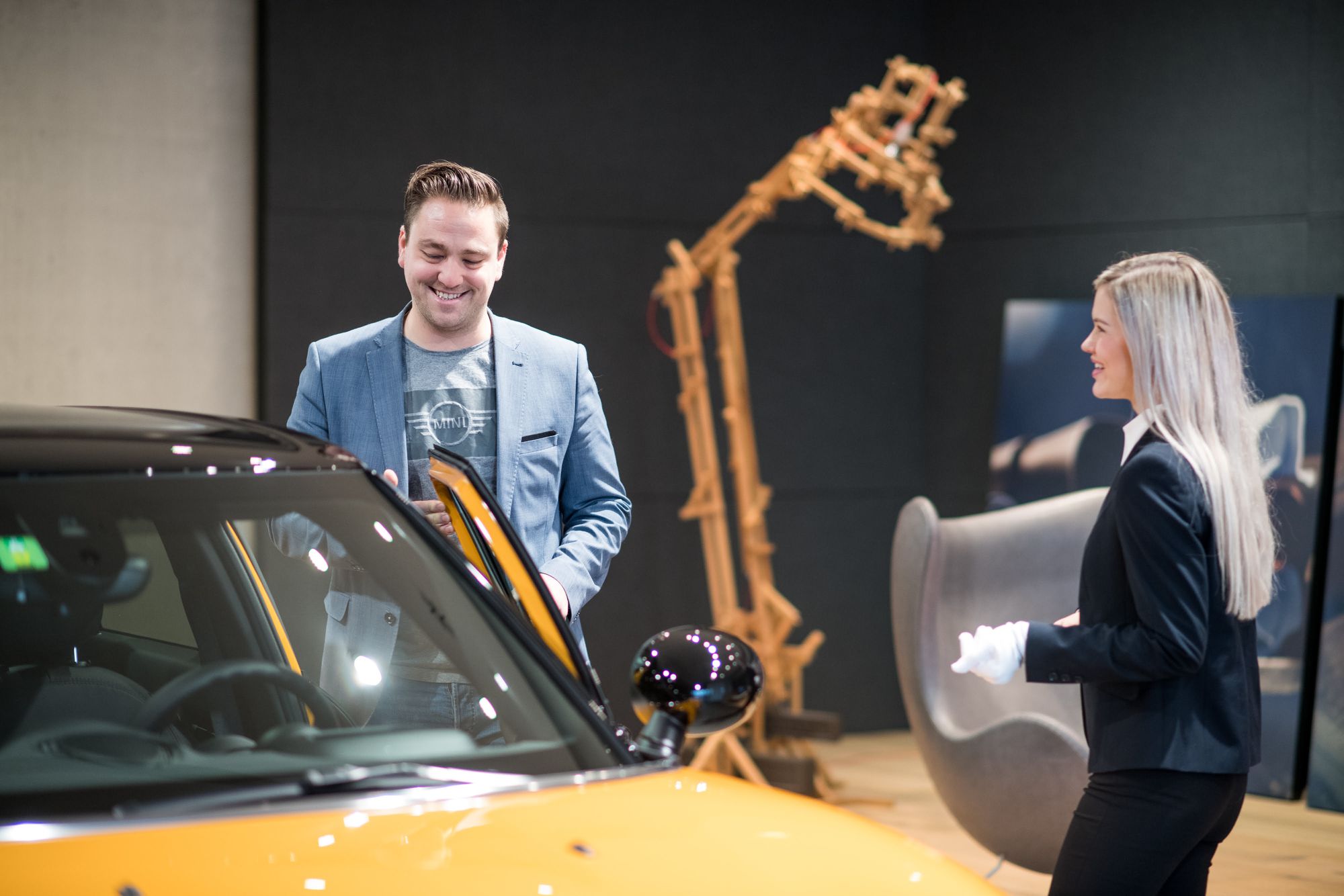 mini-brand-experience-center-miniblog-2941 Nach den Gesprächen macht es Freude den MINI nun auch selber zu entdecken.