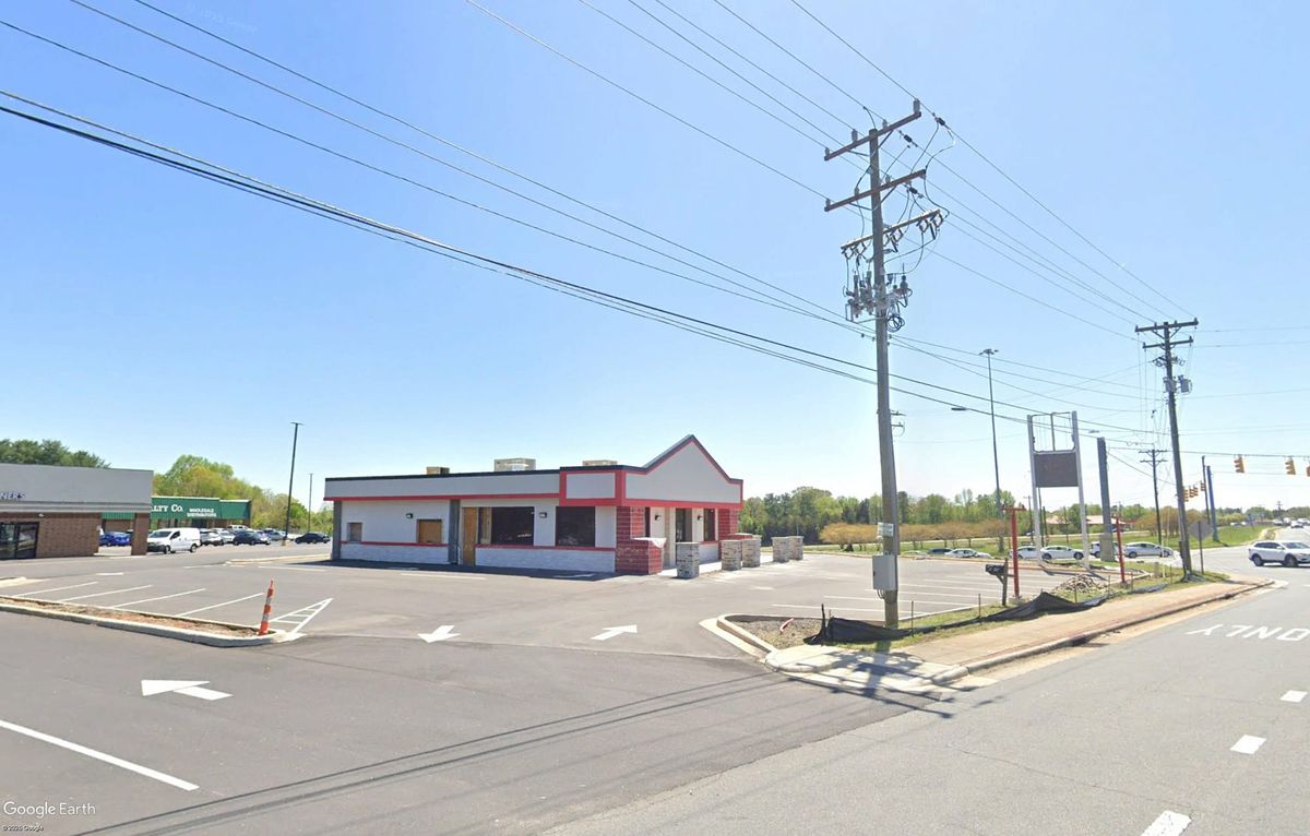 Shakeburger Opening Mid June in Lewisville