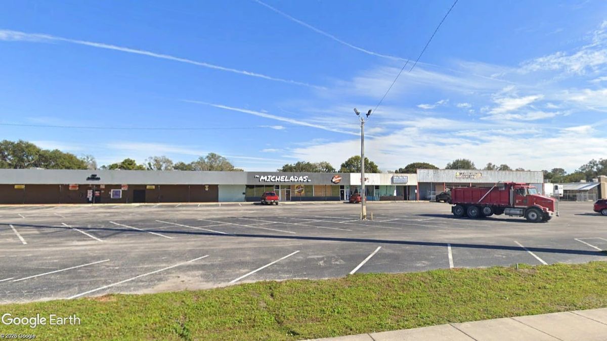 Cocos Locos Will Serve Cocktails and Seafood out of Coconuts in Lakeland