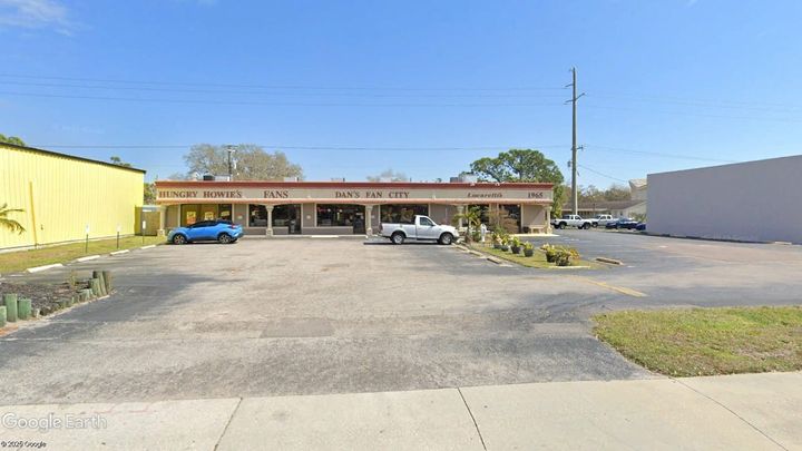 Venice Vibes Restaurant Opening Soon on Tamiami Trail