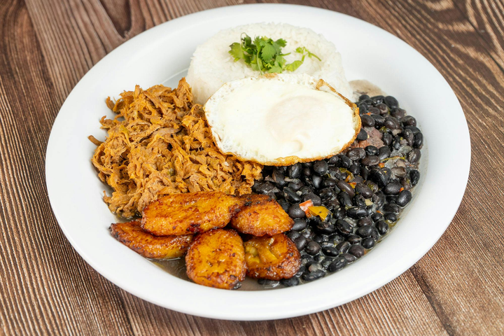 Fast Food Venezuelan Concept Opening in Longwood