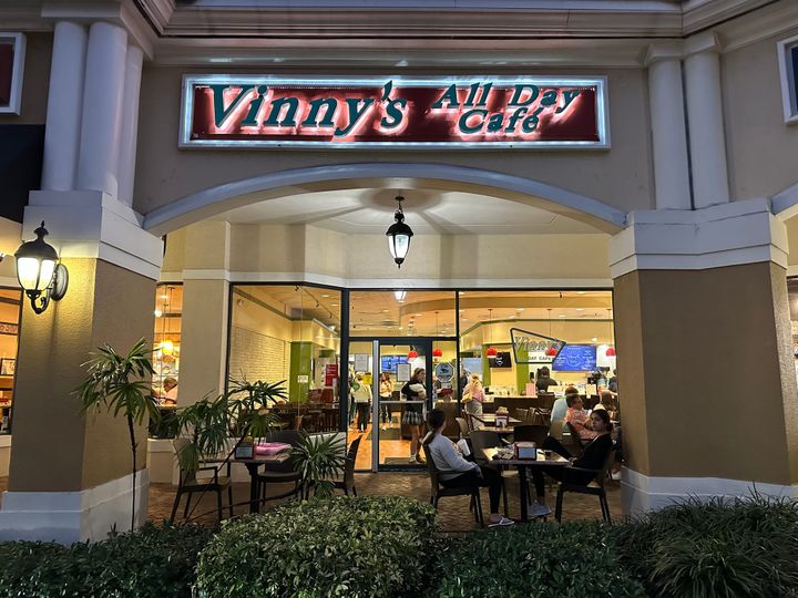 Vinny’s Cafe Expanding to Jupiter’s Abacoa Plaza