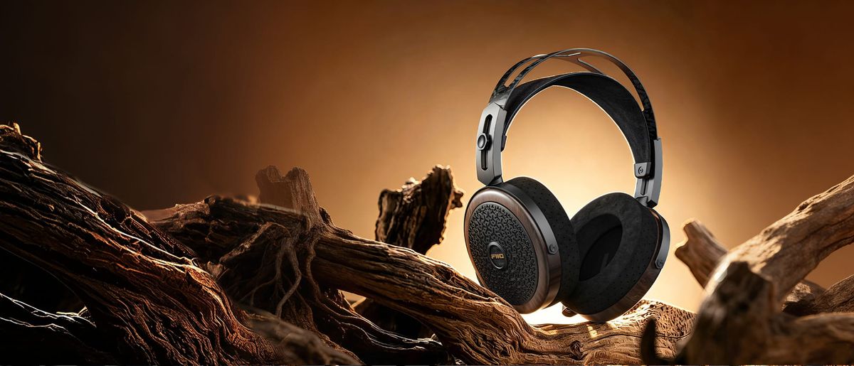FiiO FT15 open-back planar headphone in an official FiiO product image
