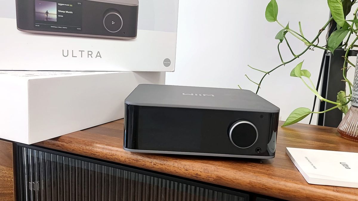 SoundPath Lab photo of the WiiM Ultra and retail box