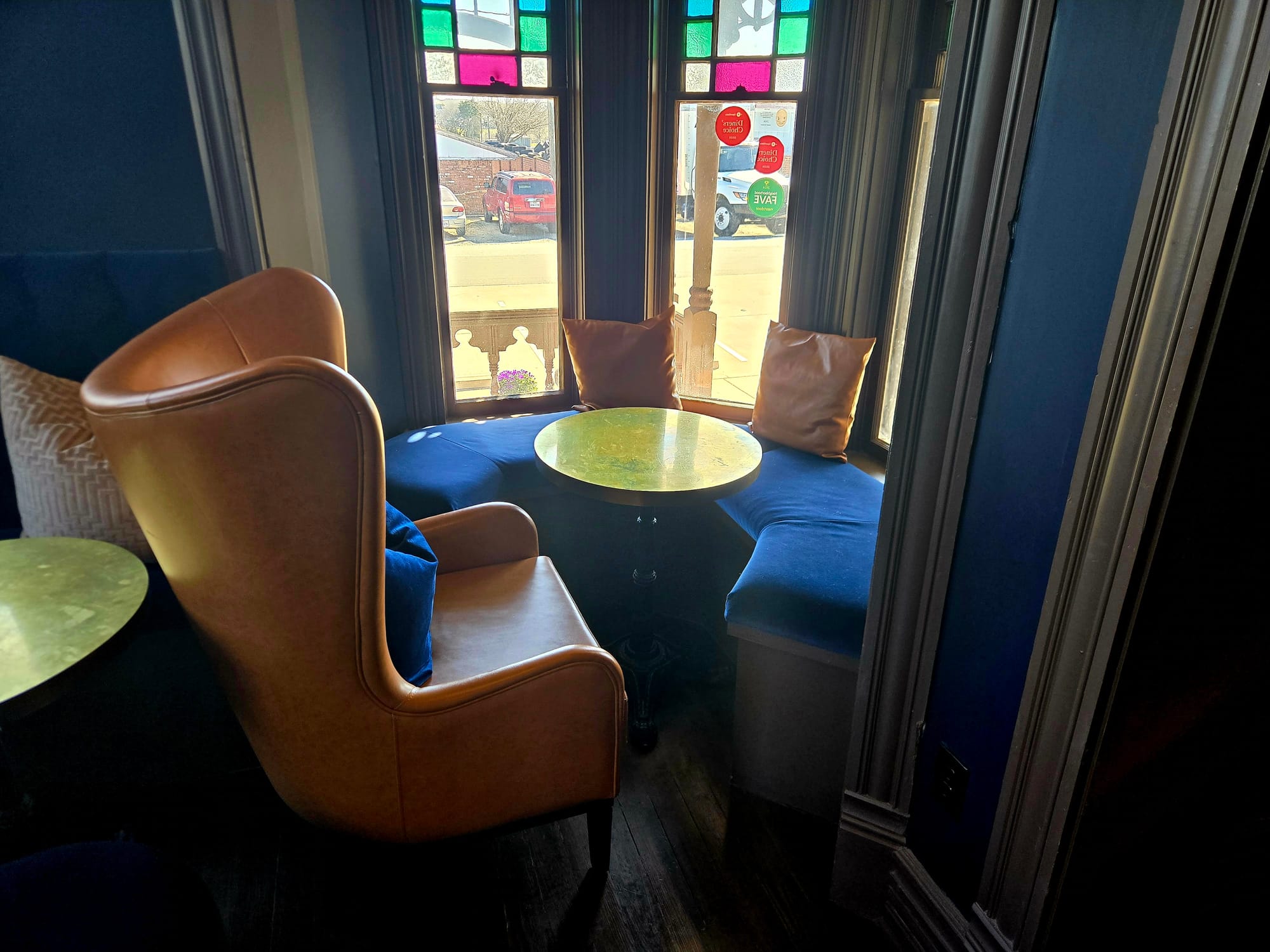 Photo of a restaurant's dining area.