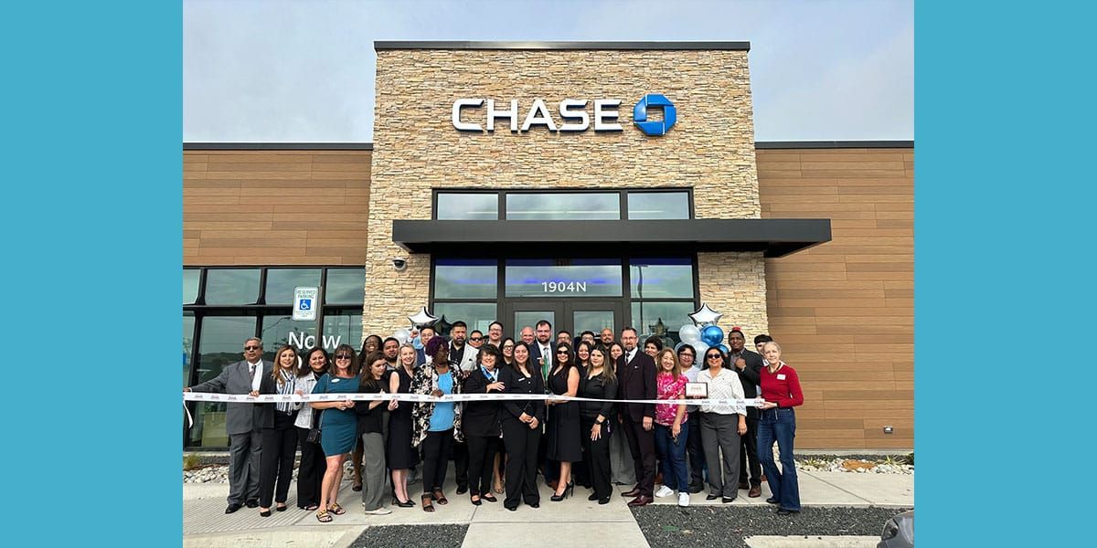 Chamber hosts ribbon cutting for Chase Bank