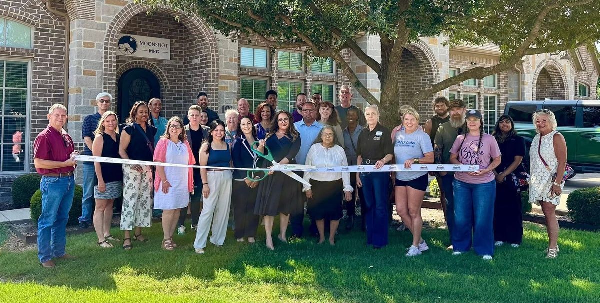 Ribbon cutting held for Moonshot Financial