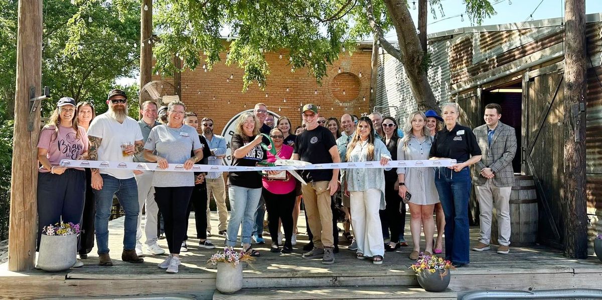 Ribbon cutting held for Railport Brewing Co.