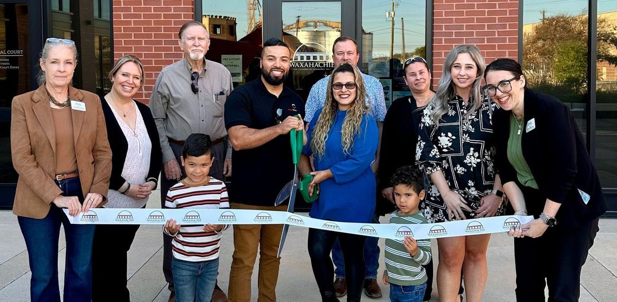 Ribbon cutting held for Seniors Helping Seniors Ellis & SW Dallas