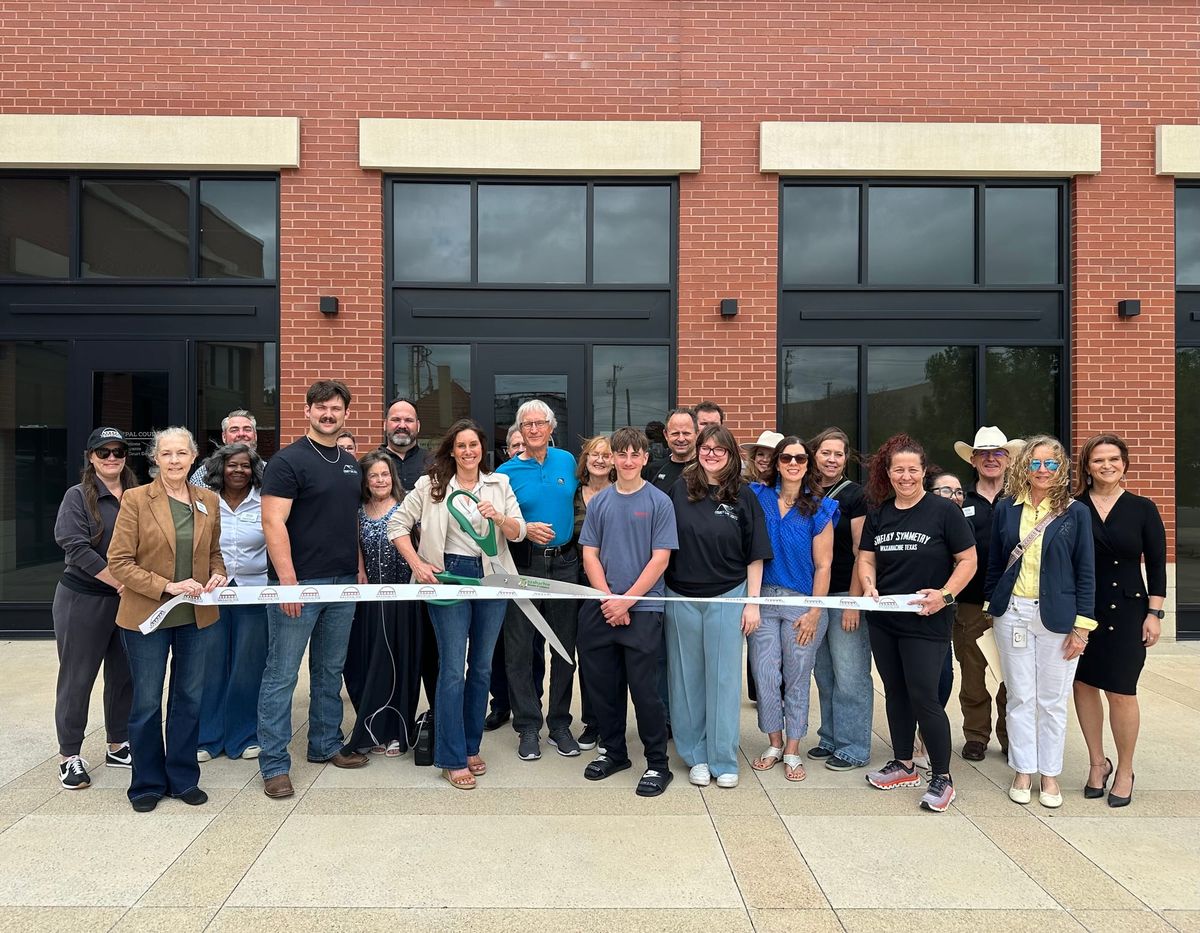 Chamber holds ribbon cutting for County Line Lights