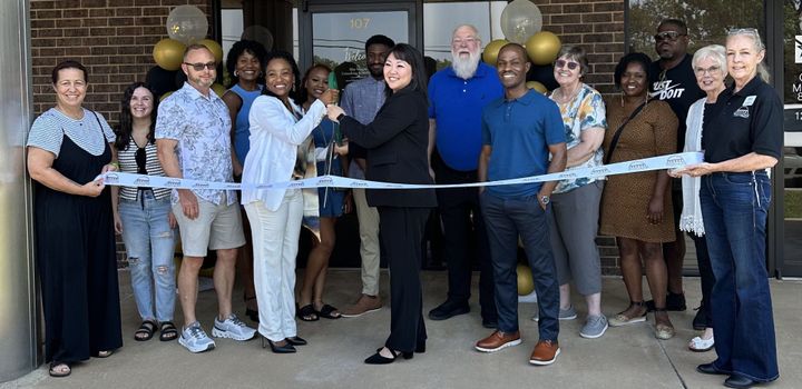 Ribbon cutting held for Blue Magpie Consulting & Mediation and The Listening Place