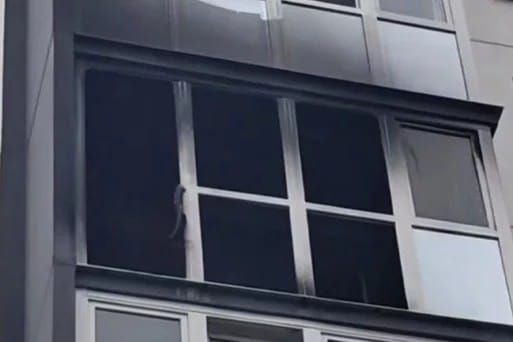 В Барановичах соседи спасли троих детей из горящей квартиры
