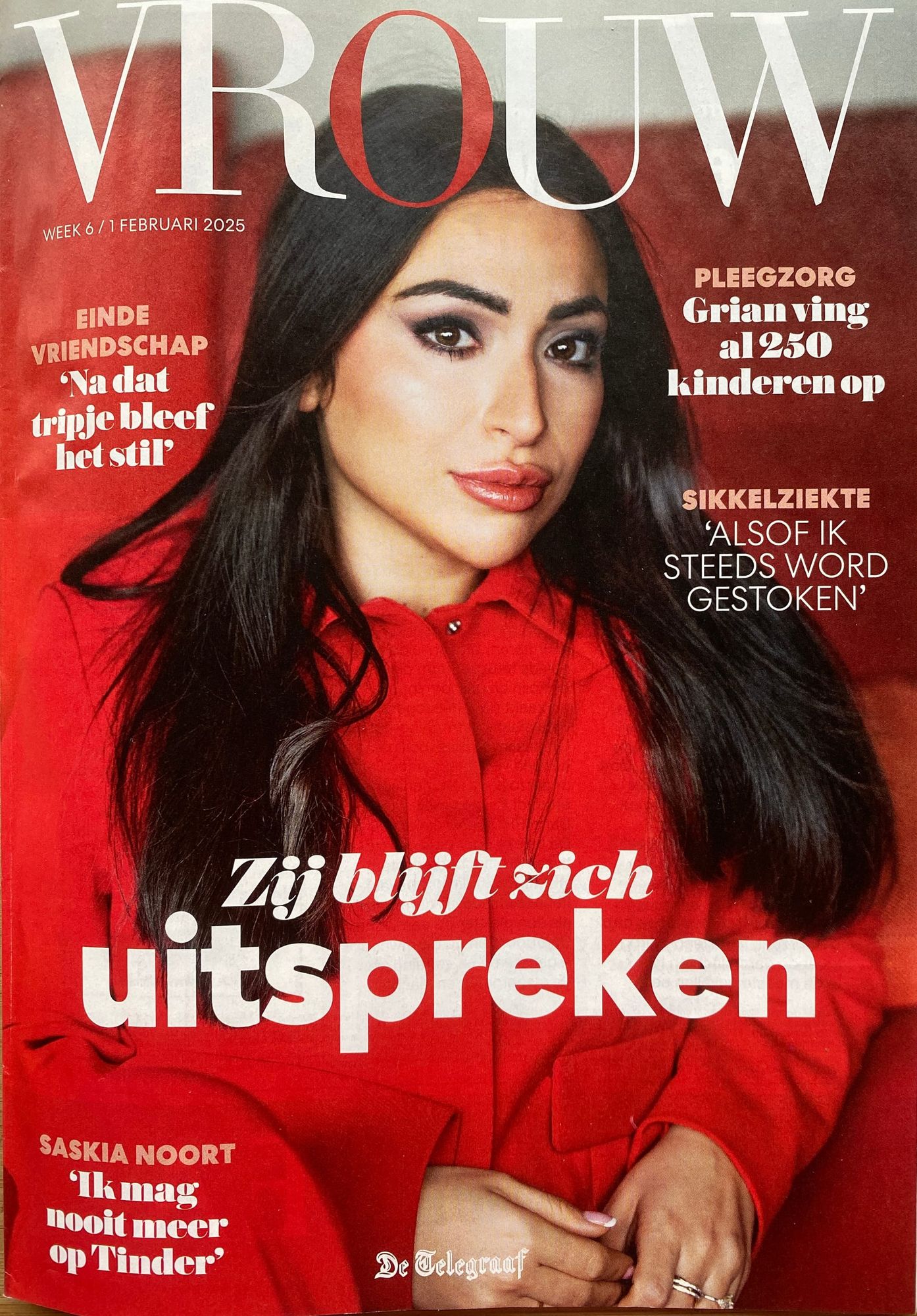 Zij blijft zich uitspreken. Samen met Lale Gül op de foto in magazine VROUW