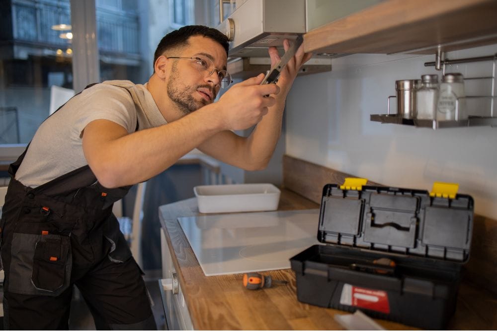 Airbnb checklist for hosts - hire a handyman