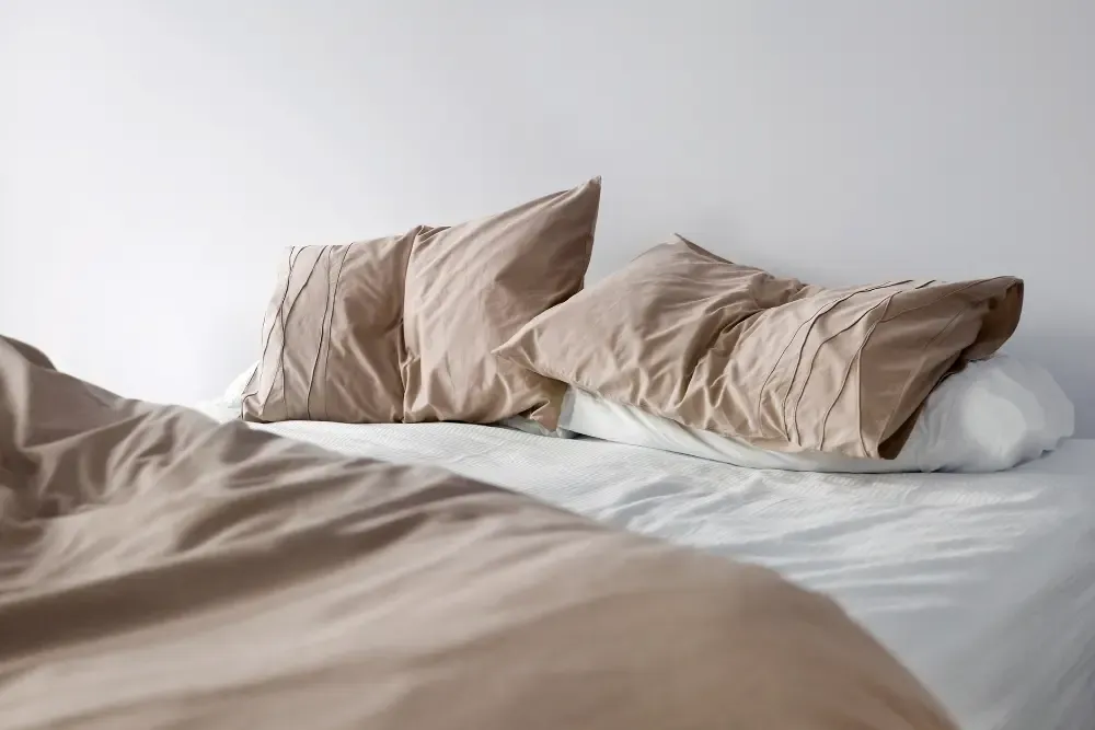 cozy airbnb bedding