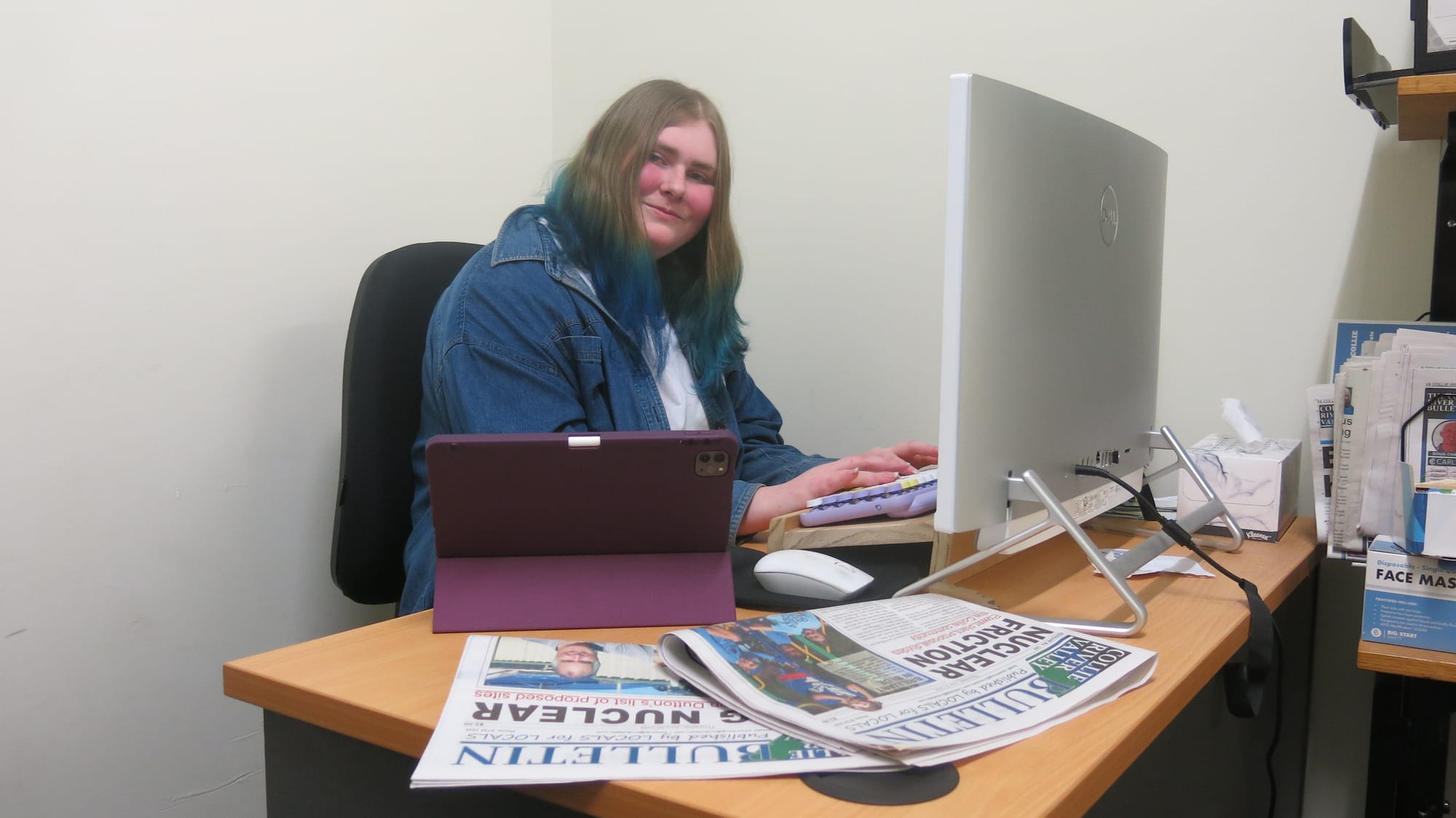 Student lends a hand at the Bulletin