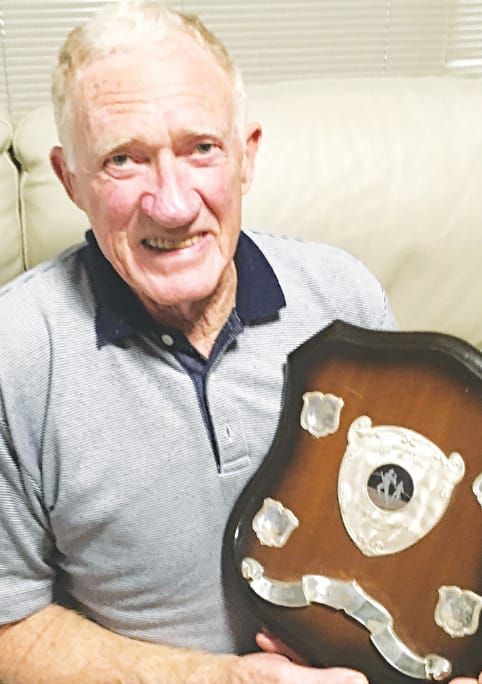 Many present to farewell Des post image