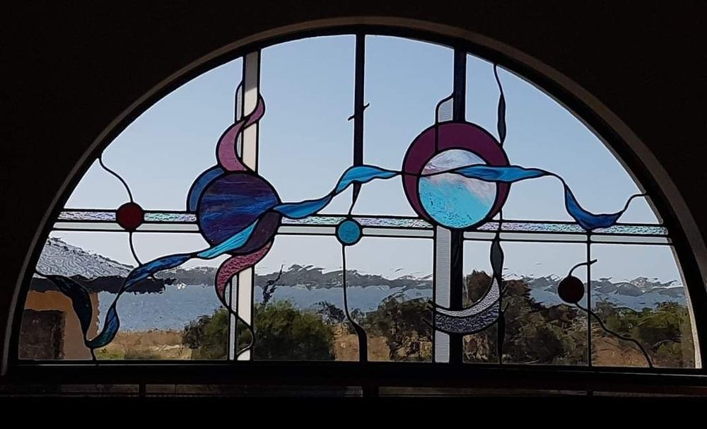 How Karen was led to the light post image