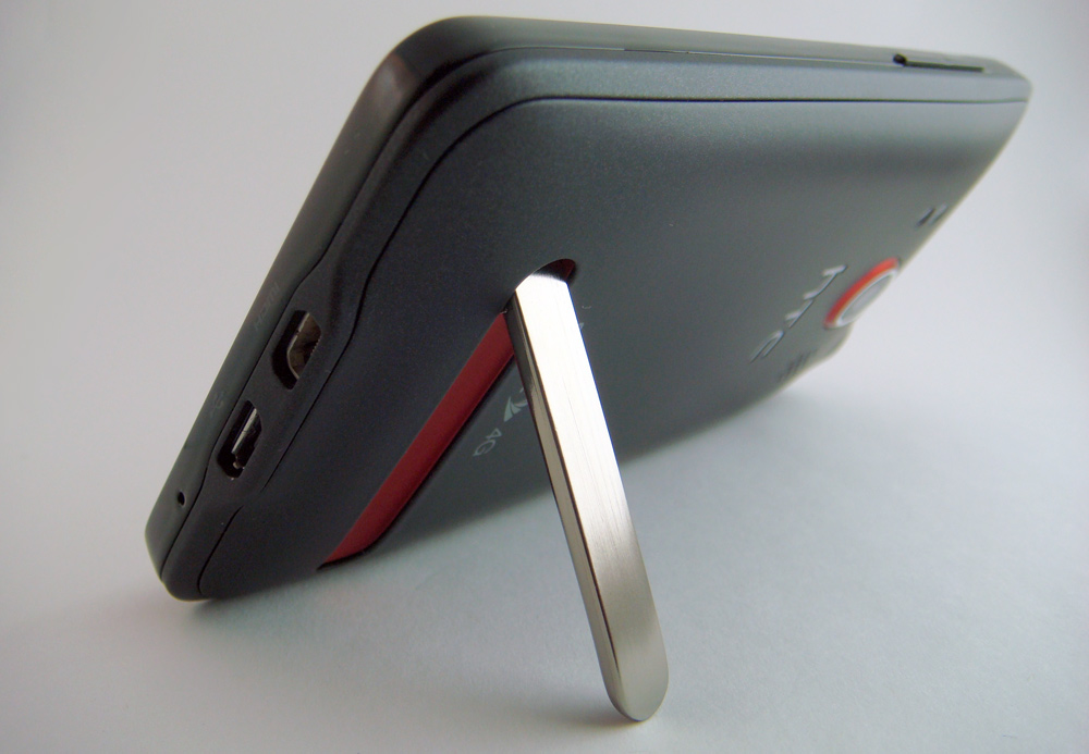 Sprint HTC EVO 4G: Stand