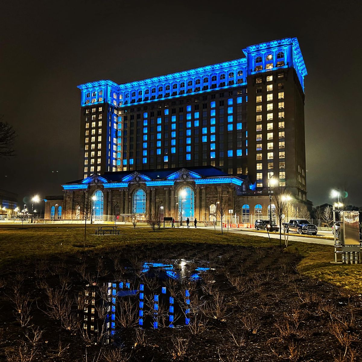 Featured image for the Lions Offensive Coordinator stays in Detroit // Detroit Denim done // Jefferson BRT takes step forward podcast.