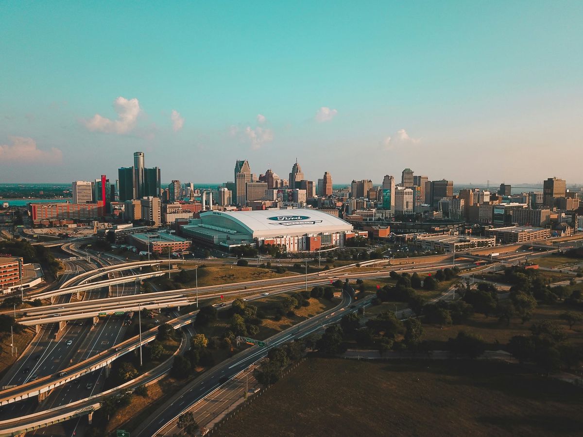 Featured image for the Detroit was the original Silicon Valley - And the party ended with bank runs podcast.