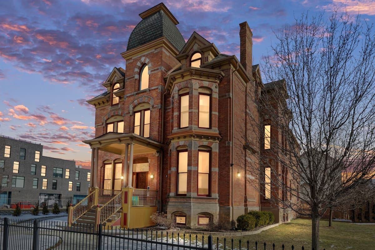 Featured image for the Airbnb Is Betting on Detroit as a Destination podcast.
